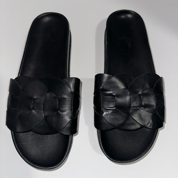 Frye Lily Woven Ring Pool Slide Sandals in Black 9 - Picture 1 of 6